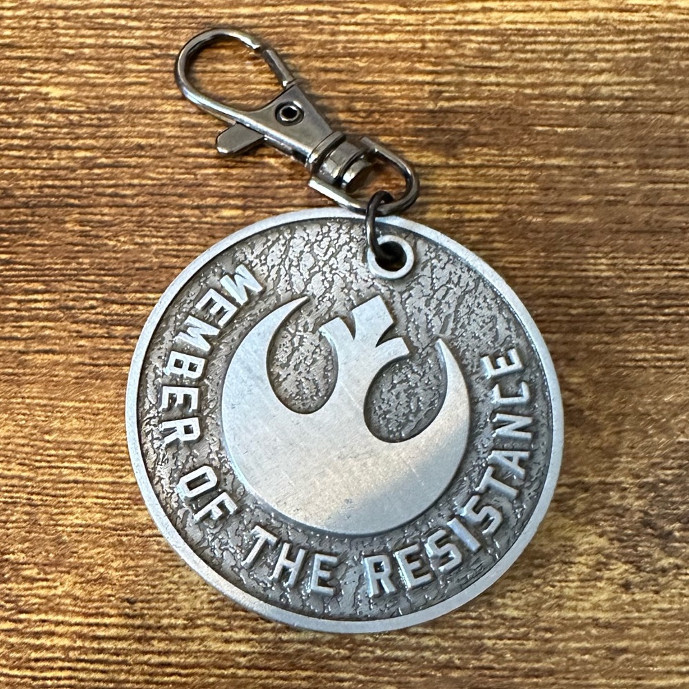 Star Wars rebel keychain